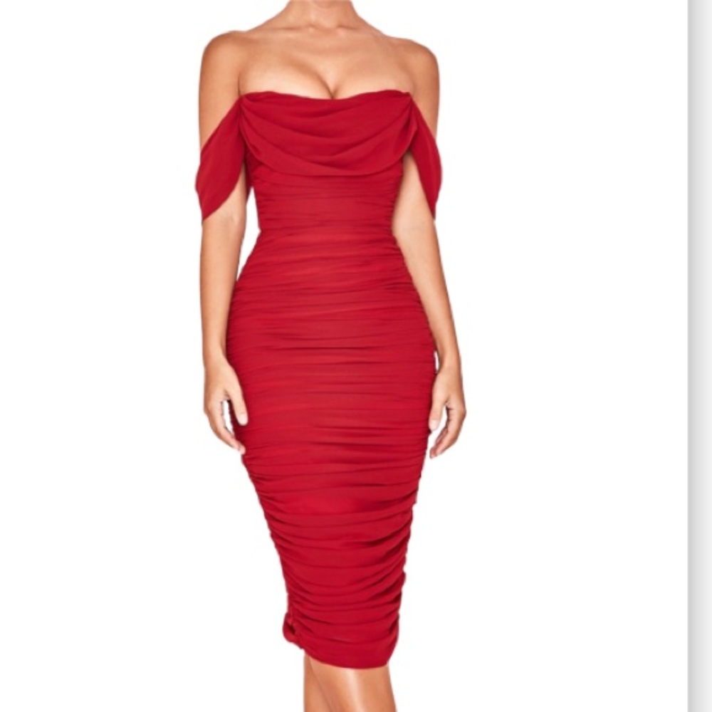 PRICE FIRM⛔️⛔️⛔️New with tags—-CARLOTTA 
WINE RUCHED DRAPED CHIFFON DRESS